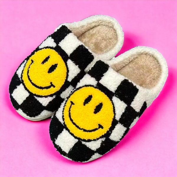 Checkered Smiley Face Slippers_2028-gigapixel-PhotoRoom
