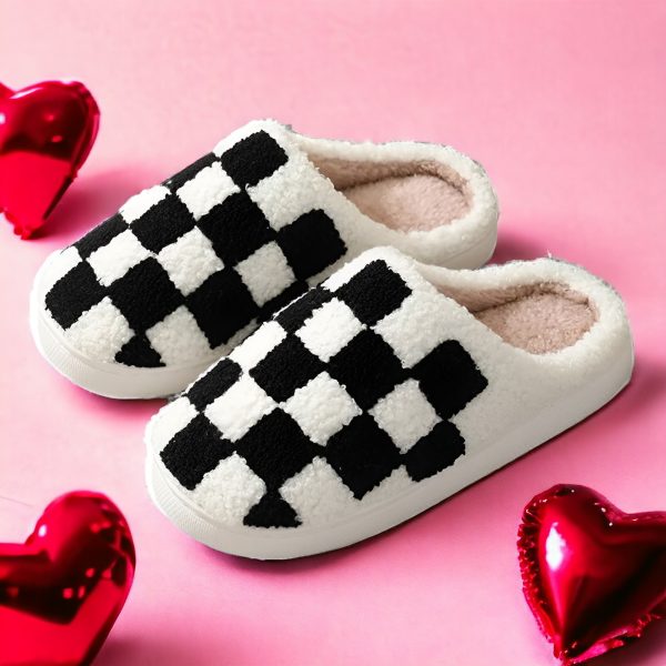 Checkers Pattern Slippers Cozy Slides with Rubber Sole Cute, Stylish House Slippers Christmas Gift Matching Outfit Christmas - 2-PhotoRoom(1)