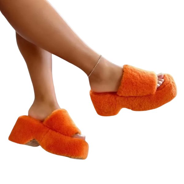 New Luxury Plush Slippers - Warm and Fashionable Women's Comfort - 4-PhotoRoom