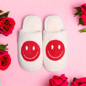 Stay Cozy and Stylish with Women’s Smiley Face Slippers (1)-PhotoRoom