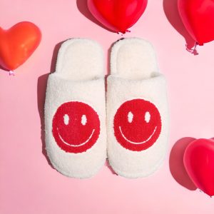 Stay Cozy and Stylish with Women’s Smiley Face Slippers (1)-PhotoRoom(2)