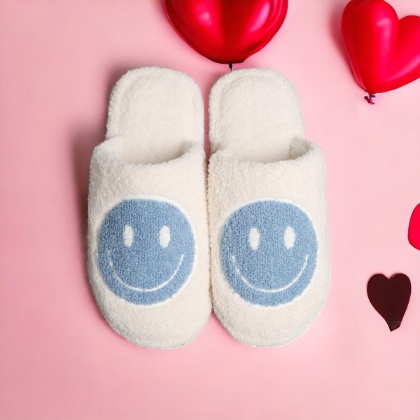 Stay Cozy and Stylish with Women’s Smiley Face Slippers (8)-PhotoRoom(2)