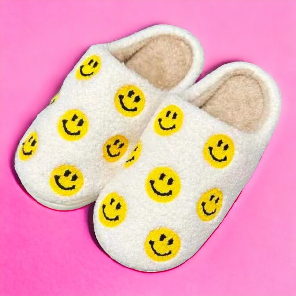 Tiny Smiley Face Slippers_2688-gigapixel-PhotoRoom