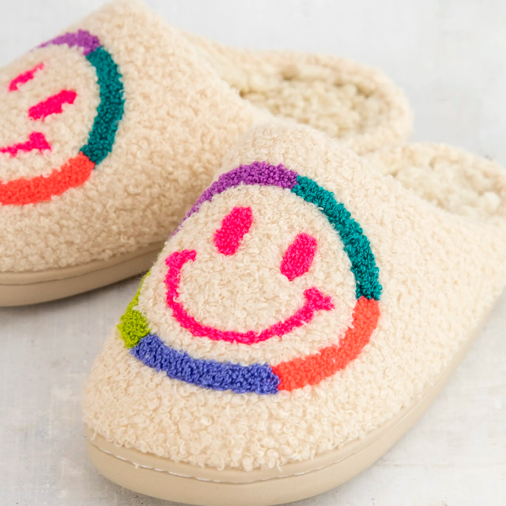 trendy-smiley-face-slippers-65b061d42e793.jpg