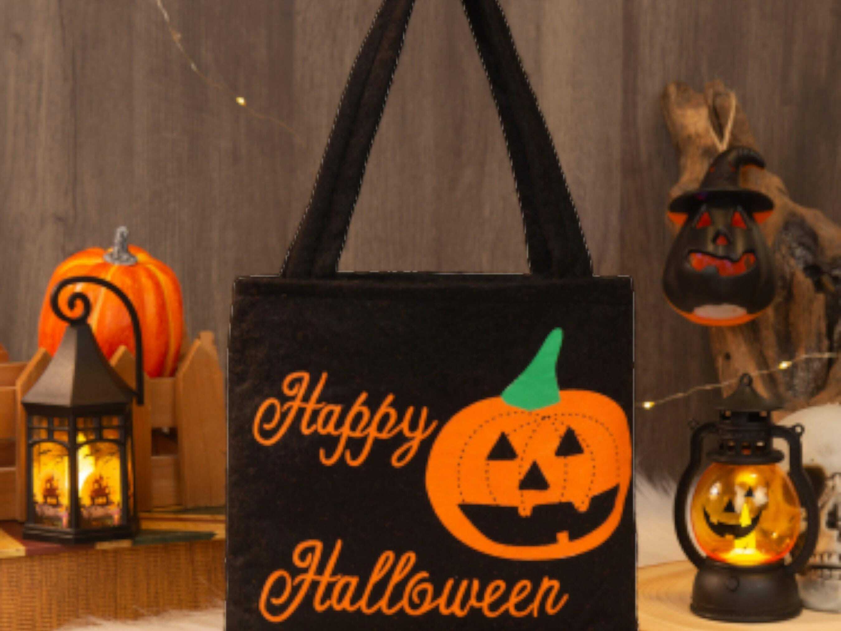 2024 Halloween Nonwoven Tote Bag - Lightweight Trick or Treat Bag, Perfect Gift for Spooky Season