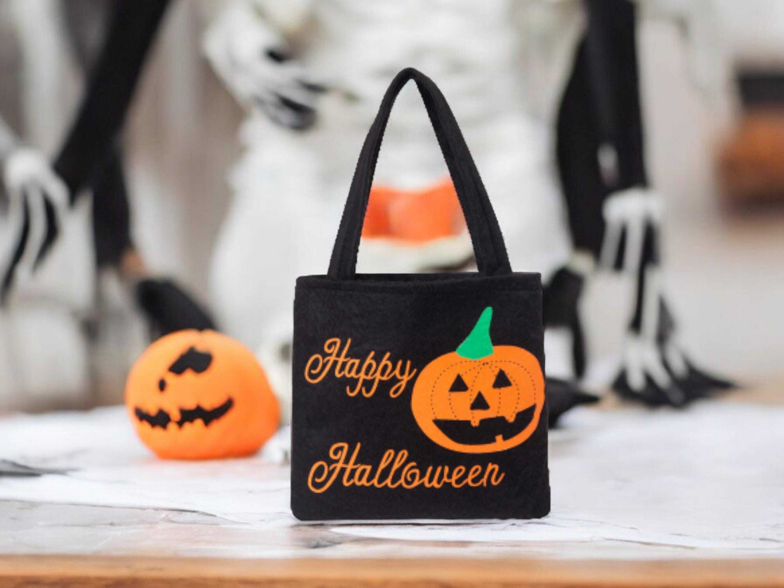 2024 Halloween Nonwoven Tote Bag - Lightweight Trick or Treat Bag, Perfect Gift for Spooky Season