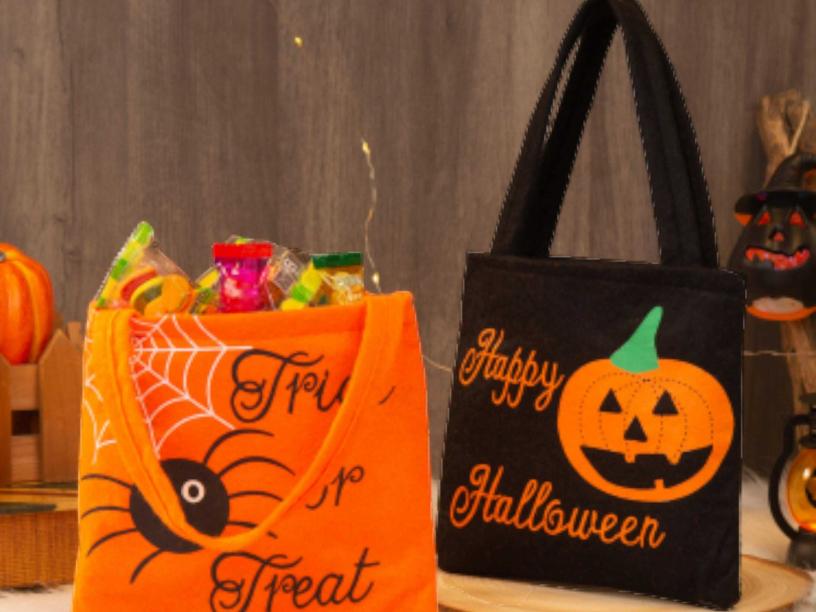 2024 Halloween Nonwoven Tote Bag - Lightweight Trick or Treat Bag, Perfect Gift for Spooky Season