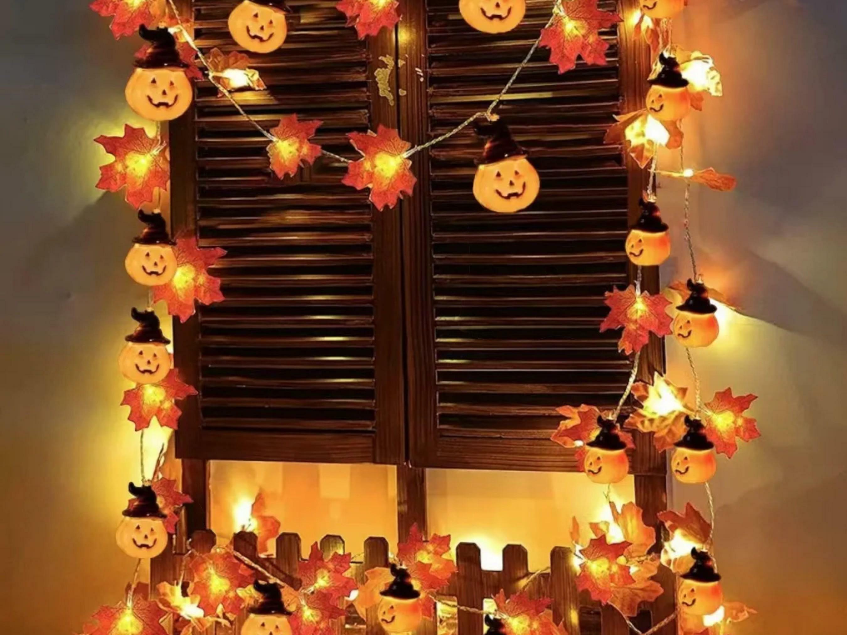 Autumn Maple Leaves & Pumpkin Garland with LED Lights - Perfect for Halloween, Thanksgiving Decor