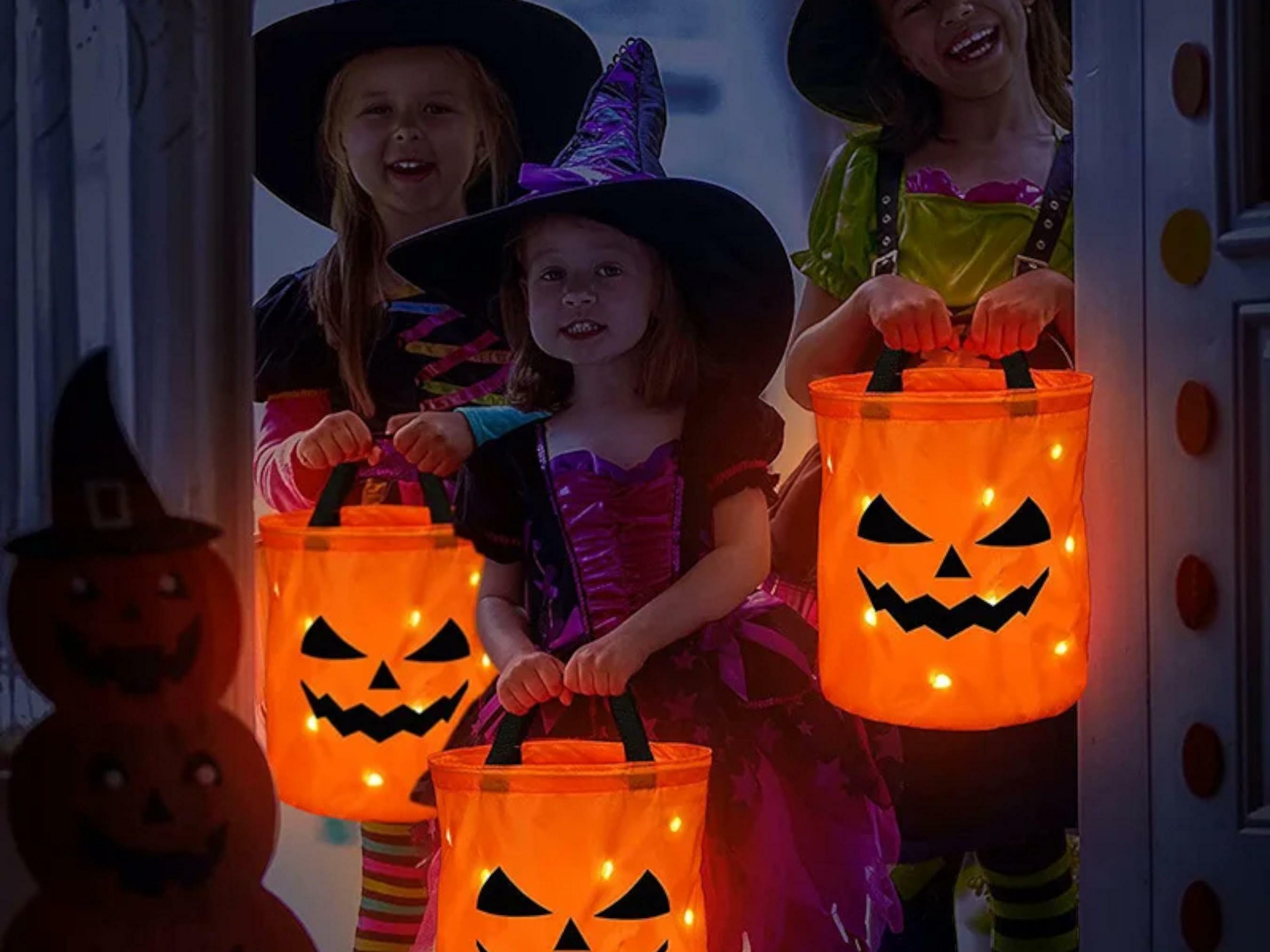 Collapsible LED Light Pumpkin Candy Bag - Perfect for Halloween and Thanksgiving Celebrations