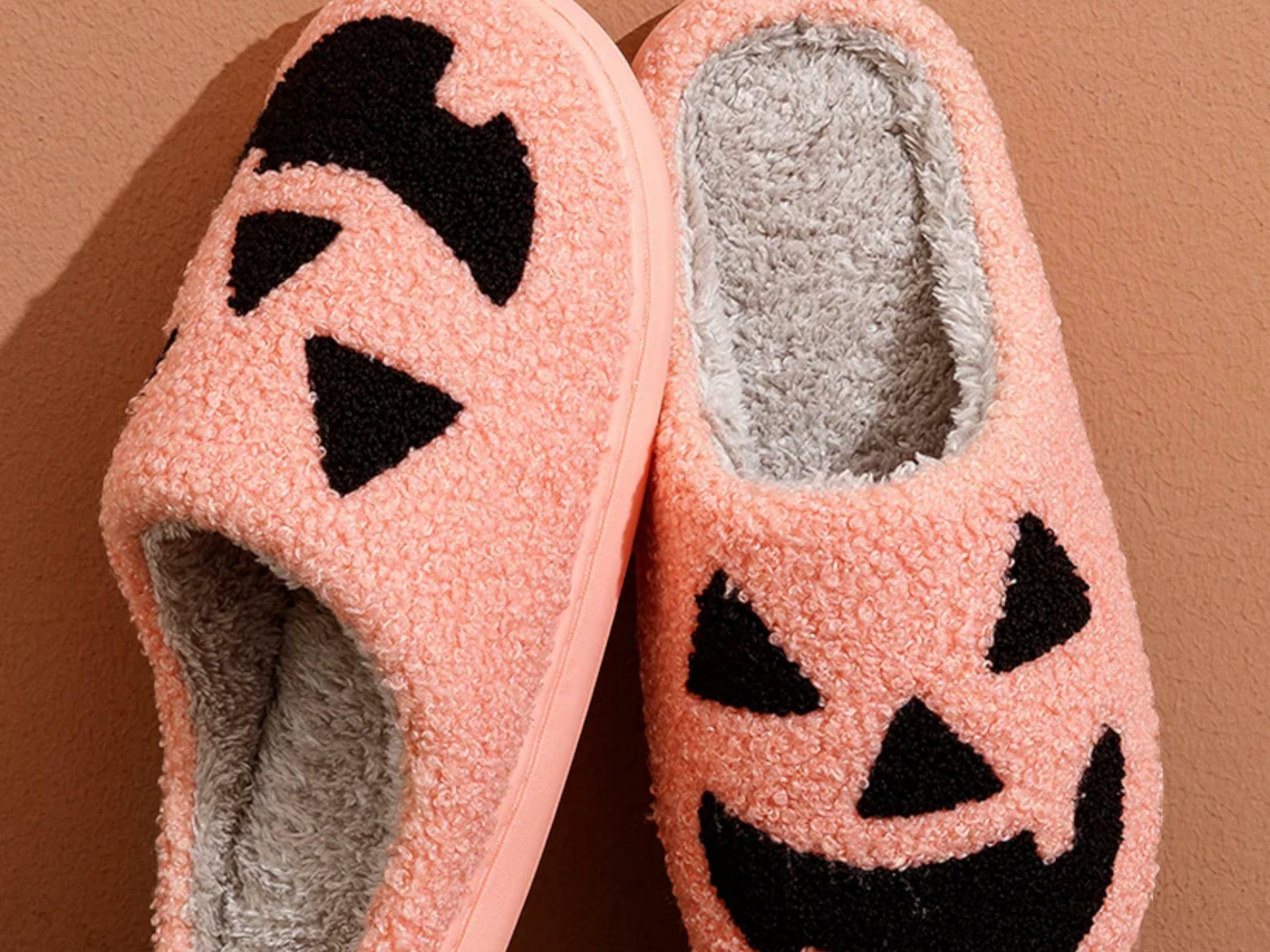 Cozy Cartoon Pumpkin Slippers for Women - Soft Cotton Indoor Shoes, Perfect Holiday Gift