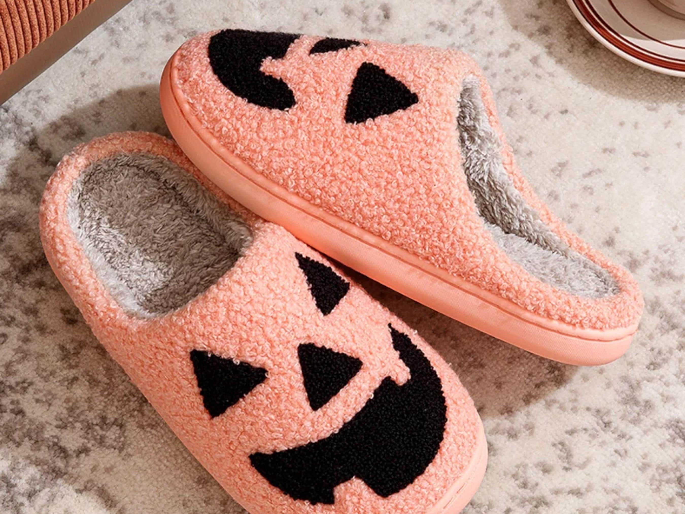 Cozy Cartoon Pumpkin Slippers for Women - Soft Cotton Indoor Shoes, Perfect Holiday Gift