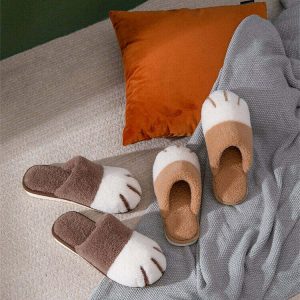 Cozy Cat Paw Slippers - Perfect Gift for Halloween, Christmas, Valentine