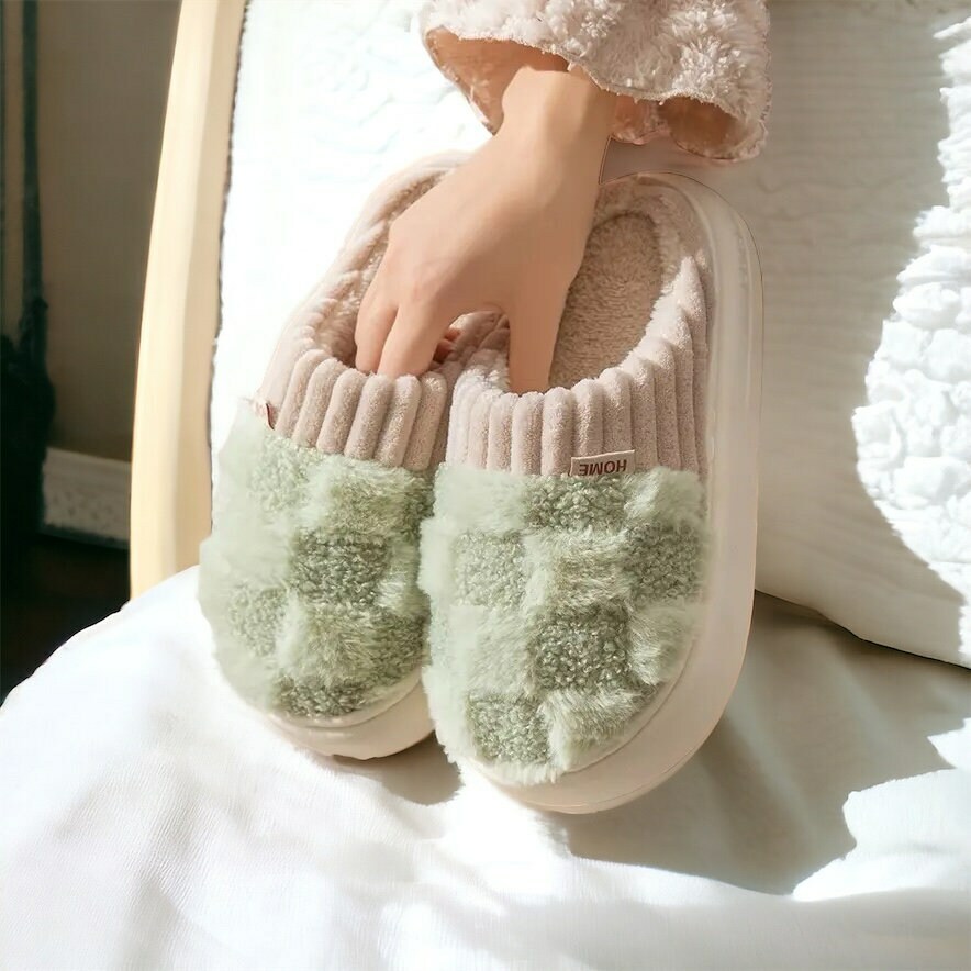 Cozy Checkered Fuzzy Slippers for Women - Non-Slip Fluffy Comfort in Pastel Colors, Perfect Gifts