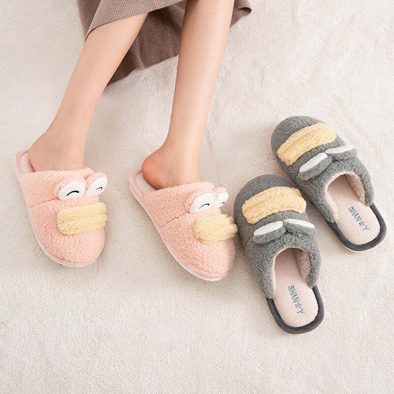 Cozy Duck Slippers - Perfect Holiday Gift for Loved Ones This Christmas Valentine