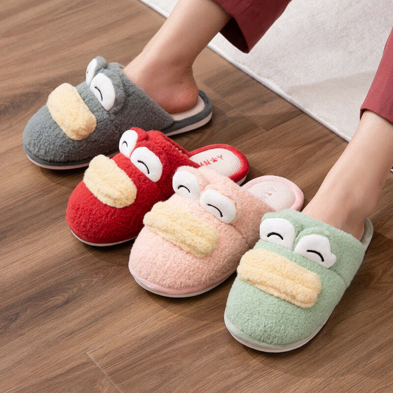 Cozy Duck Slippers - Perfect Holiday Gift for Loved Ones This Christmas Valentine