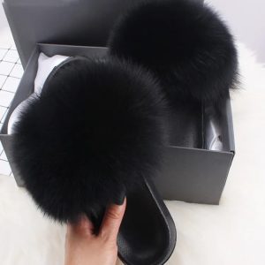 Cozy Faux Fur Slippers - Perfect Holiday Gift for Loved Ones this Christmas and Valentine