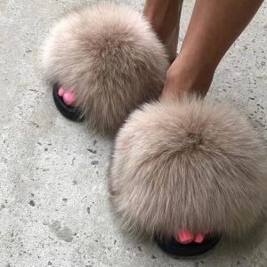 Cozy Faux Fur Slippers - Perfect Holiday Gift for Loved Ones this Christmas and Valentine