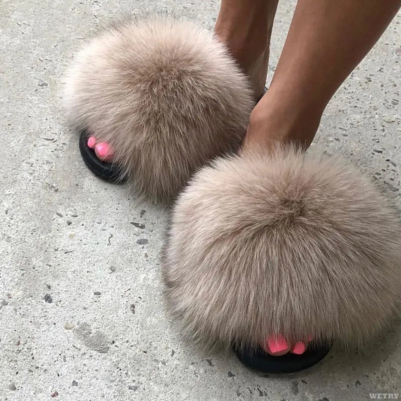 Cozy Faux Fur Slippers - Perfect Holiday Gift for Loved Ones this Christmas and Valentine