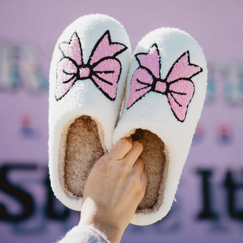 Cozy Light Pink Bow Slippers - Perfect Gift for Loved OnesHoliday Season