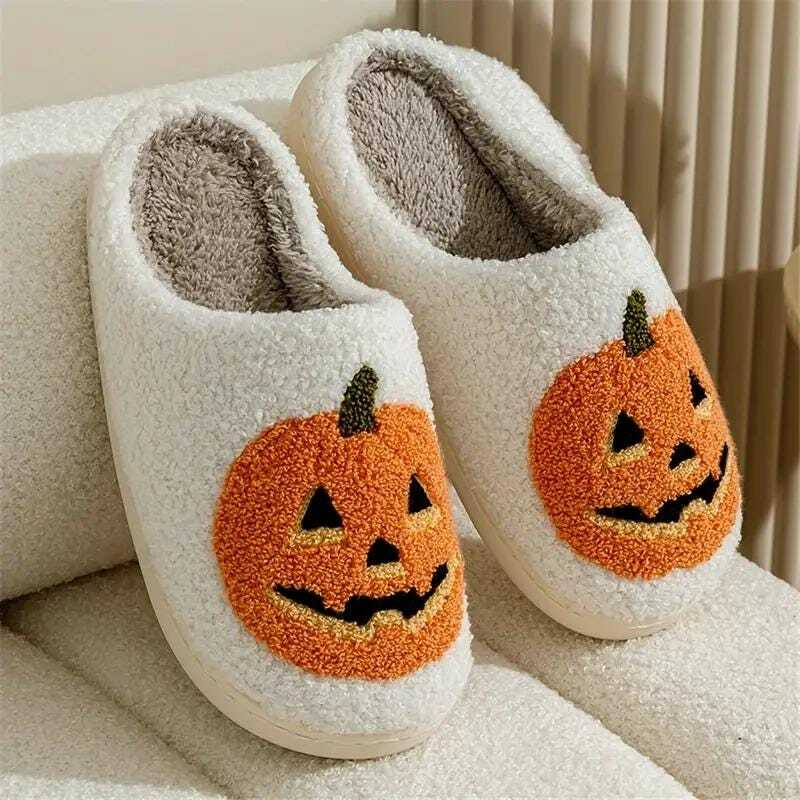 Cozy Pumpkin Slippers for Halloween and Christmas - Perfect Gift for Your Loved Ones