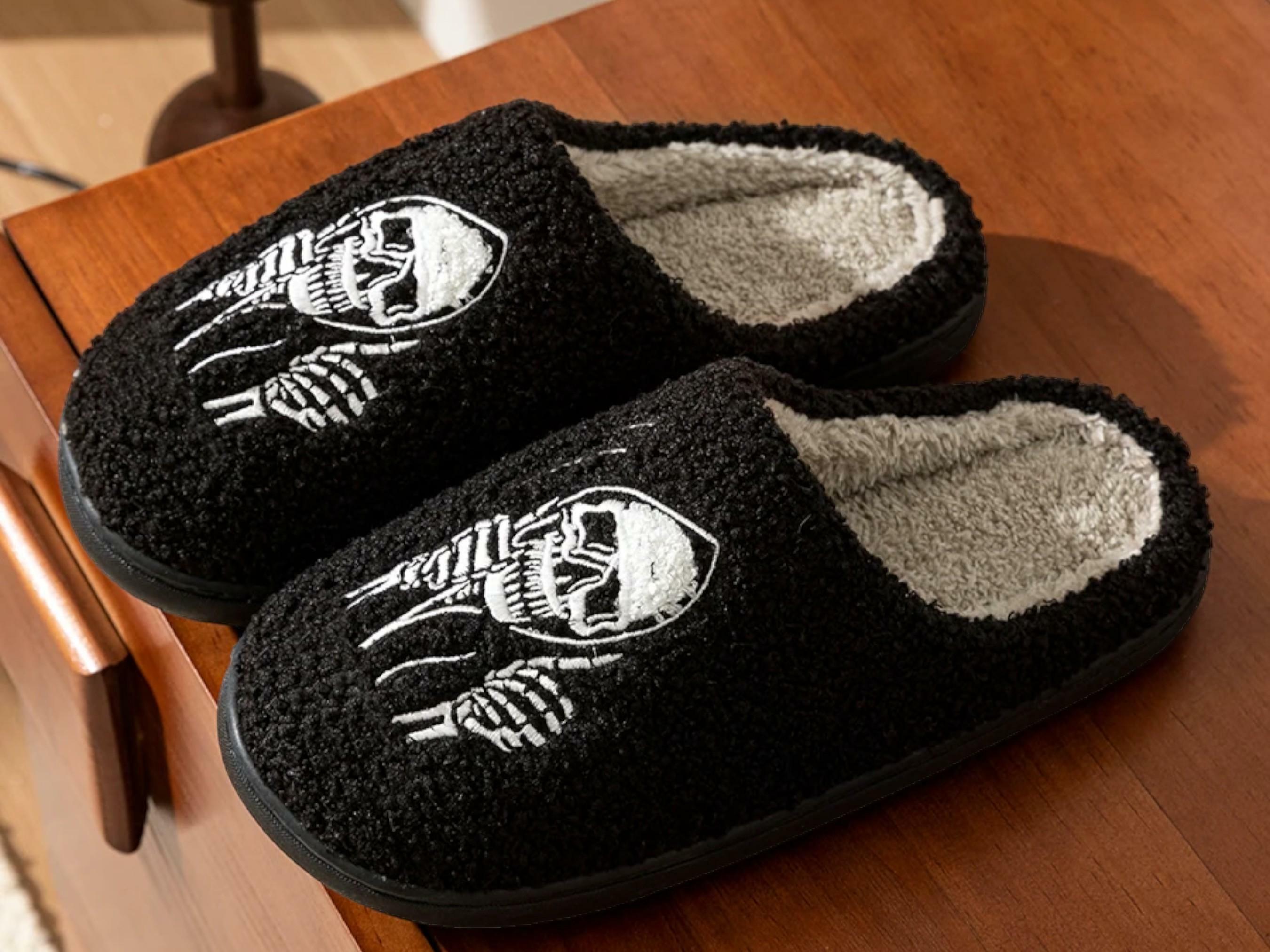 Cozy Skull Face Slippers for Women and Couples - Perfect Holiday Gift for Halloween and Christmas