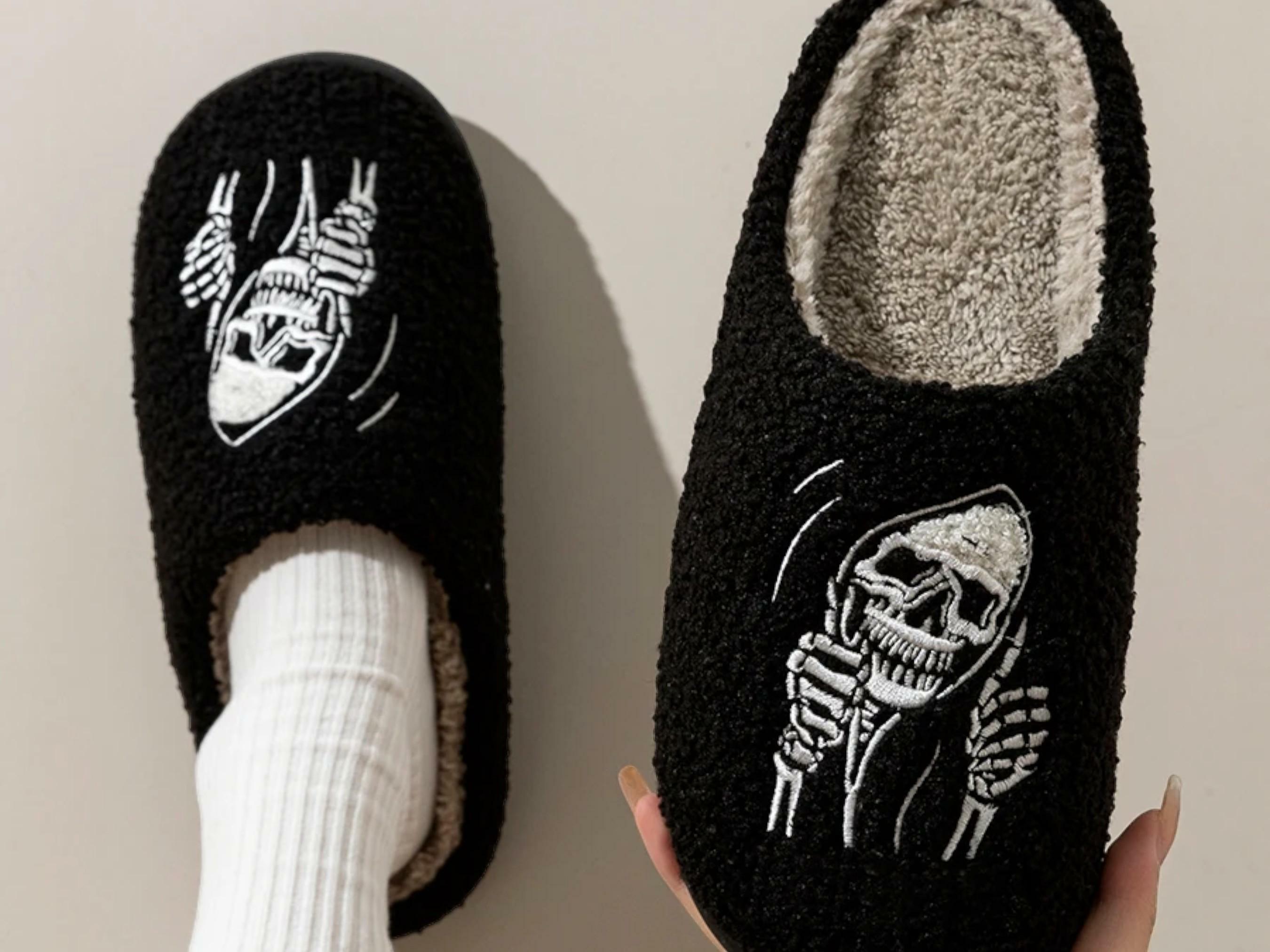 Cozy Skull Face Slippers for Women and Couples - Perfect Holiday Gift for Halloween and Christmas