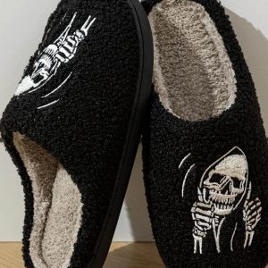 Cozy Skull Face Slippers for Women and Couples - Perfect Holiday Gift for Halloween and Christmas