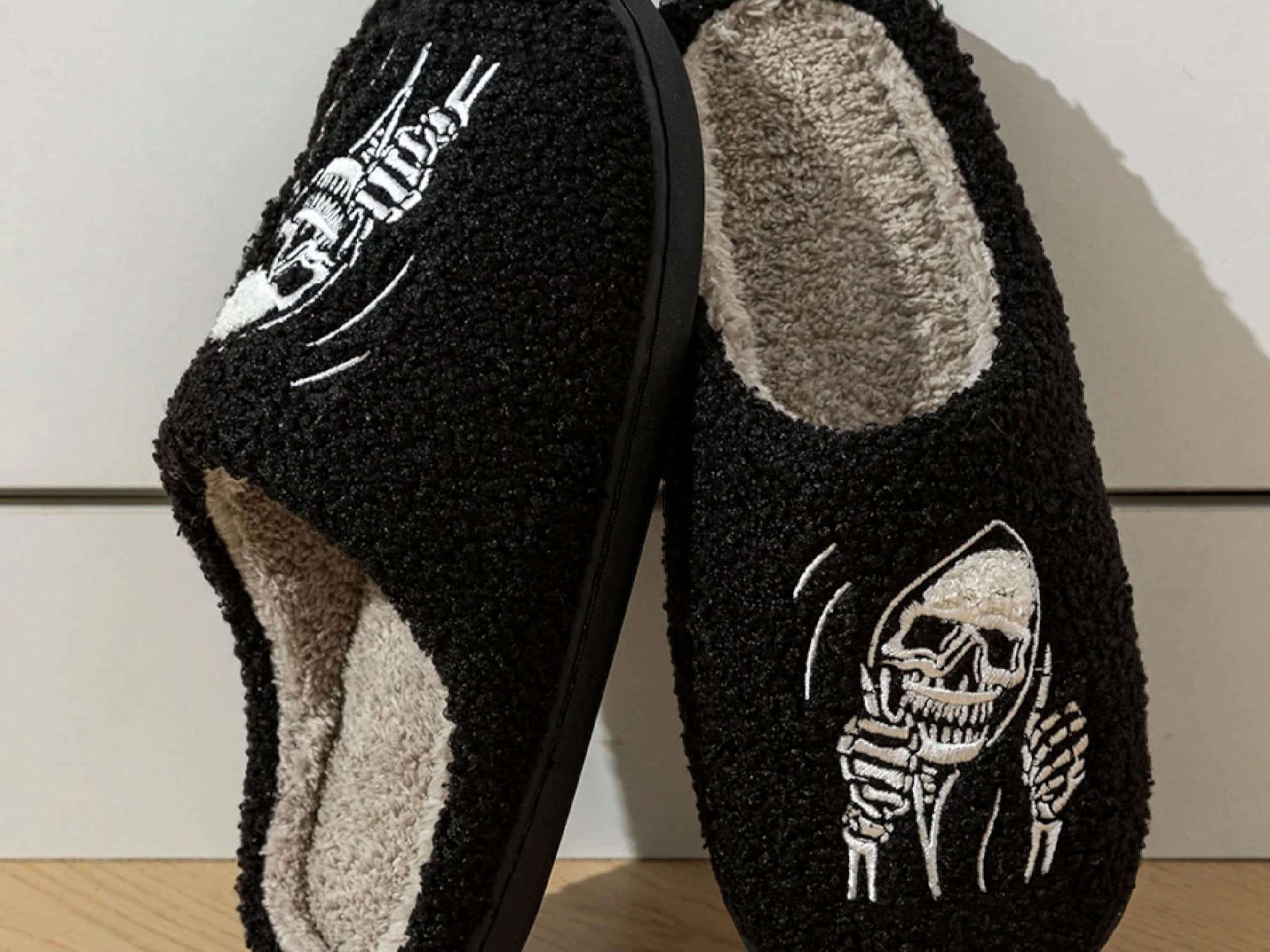 Cozy Skull Face Slippers for Women and Couples - Perfect Holiday Gift for Halloween and Christmas