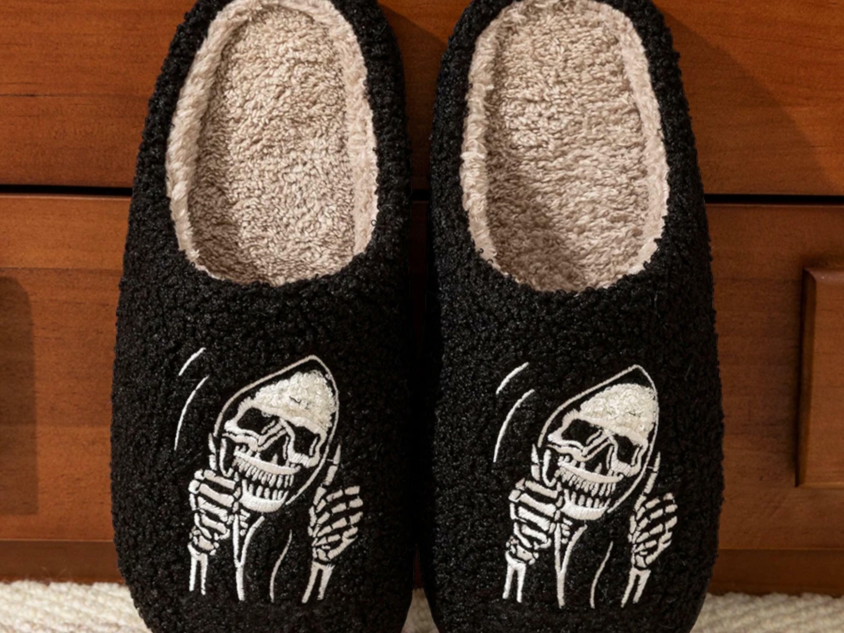 Cozy Skull Face Slippers for Women and Couples - Perfect Holiday Gift for Halloween and Christmas