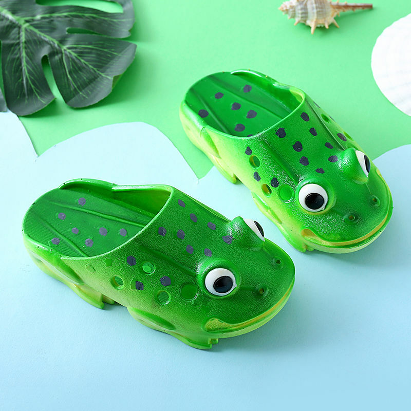 Cozy Swamp Frog Slippers - Perfect Gift for Halloween, Christmas, Valentine