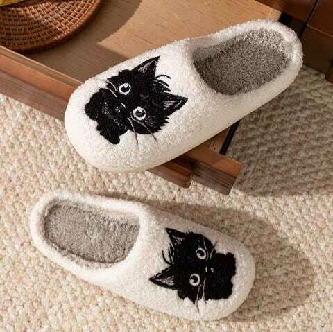 Cute Black Cat Plush Slippers - Comfy Halloween Footwear, Perfect Gift for Spooky Season