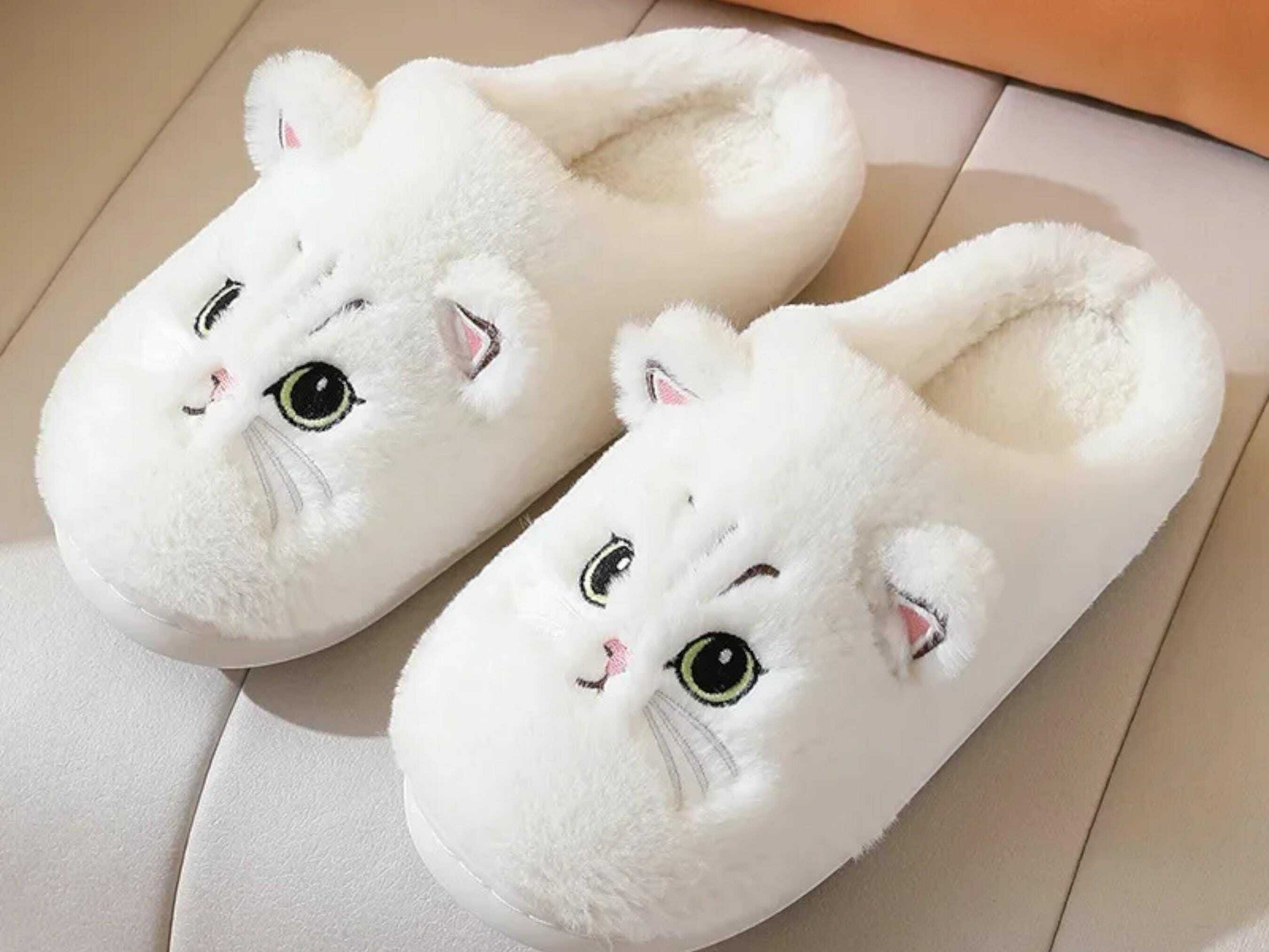 Cute Cat Fluffy Furry Slippers - Plush Platform Slides for Cozy Indoor Wear - Perfect Holiday Gift