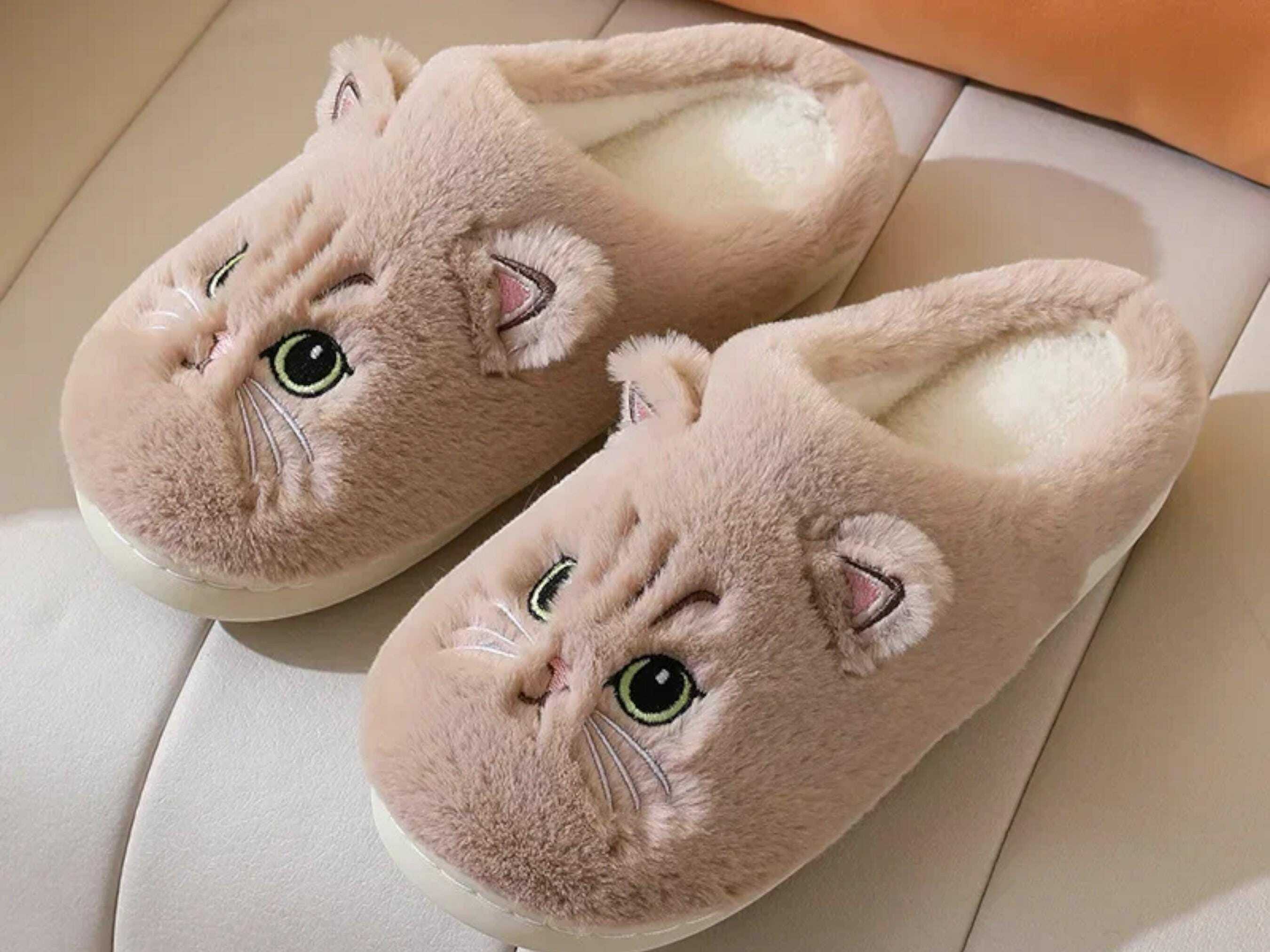 Cute Cat Fluffy Furry Slippers - Plush Platform Slides for Cozy Indoor Wear - Perfect Holiday Gift