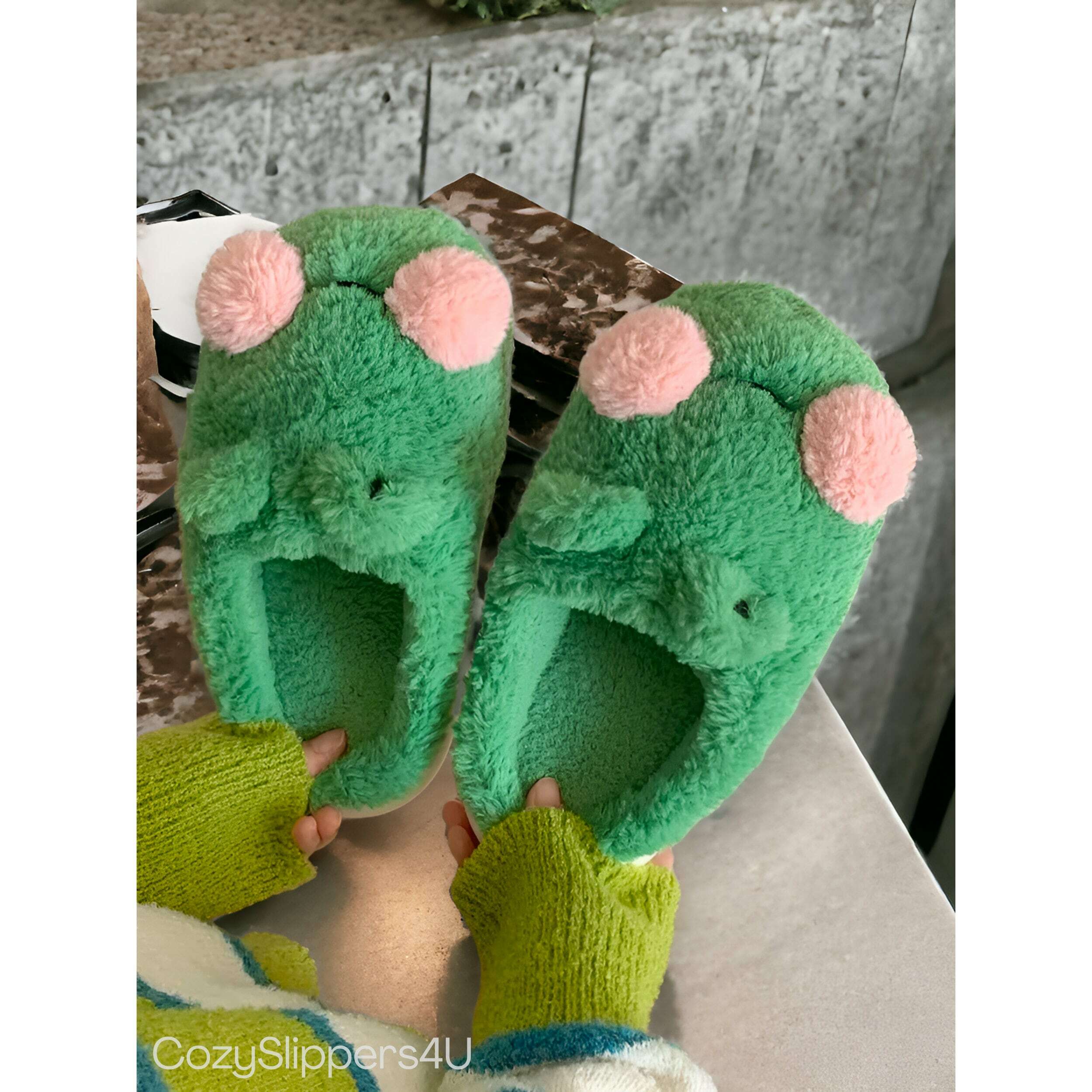 Cute Frog Slippers - Funny Animal Slides, Perfect Gift for Halloween, Christmas, Valentine