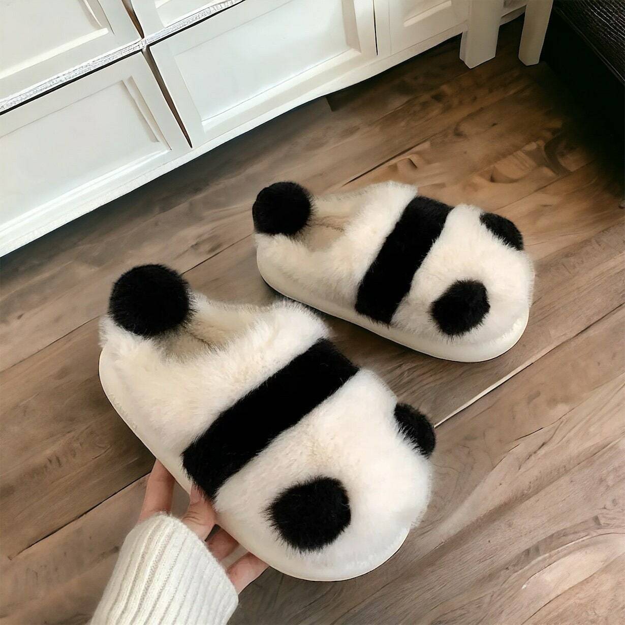 Cute Panda Fluffy Slippers for Women and Men - Fuzzy Cartoon Animal House Slippers, Perfect Gifts