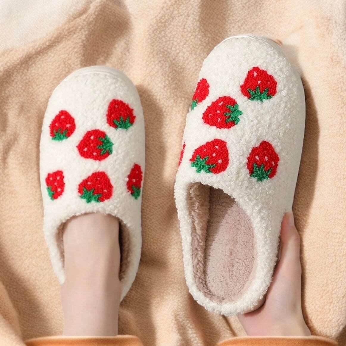 Cute Strawberry Fuzzy Slippers for Home - Fluffy Cartoon Fruit Slippers, Perfect Holiday Gift