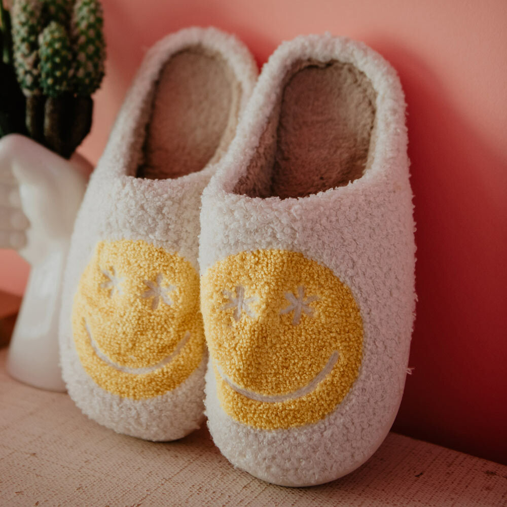 Daisy Eye Happy Face Sherpa Slippers - Perfect Gift for Halloween, Christmas, Valentine