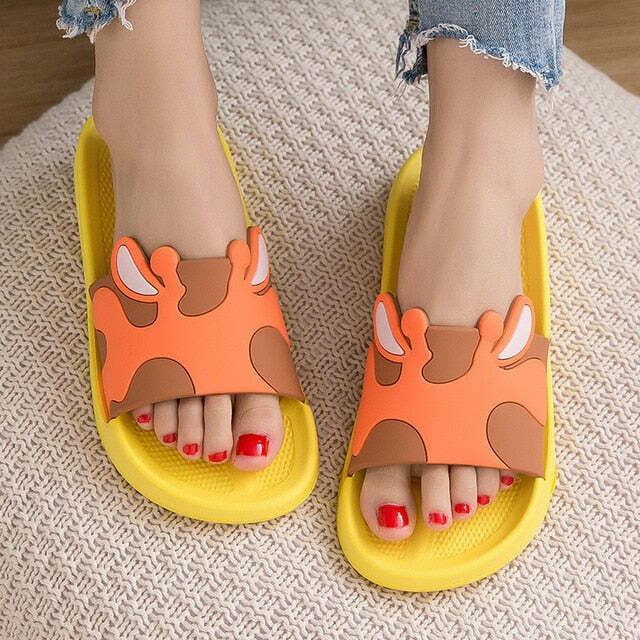 Giraffe Slippers - Cozy and Fun Gift for Loved OnesHoliday Season