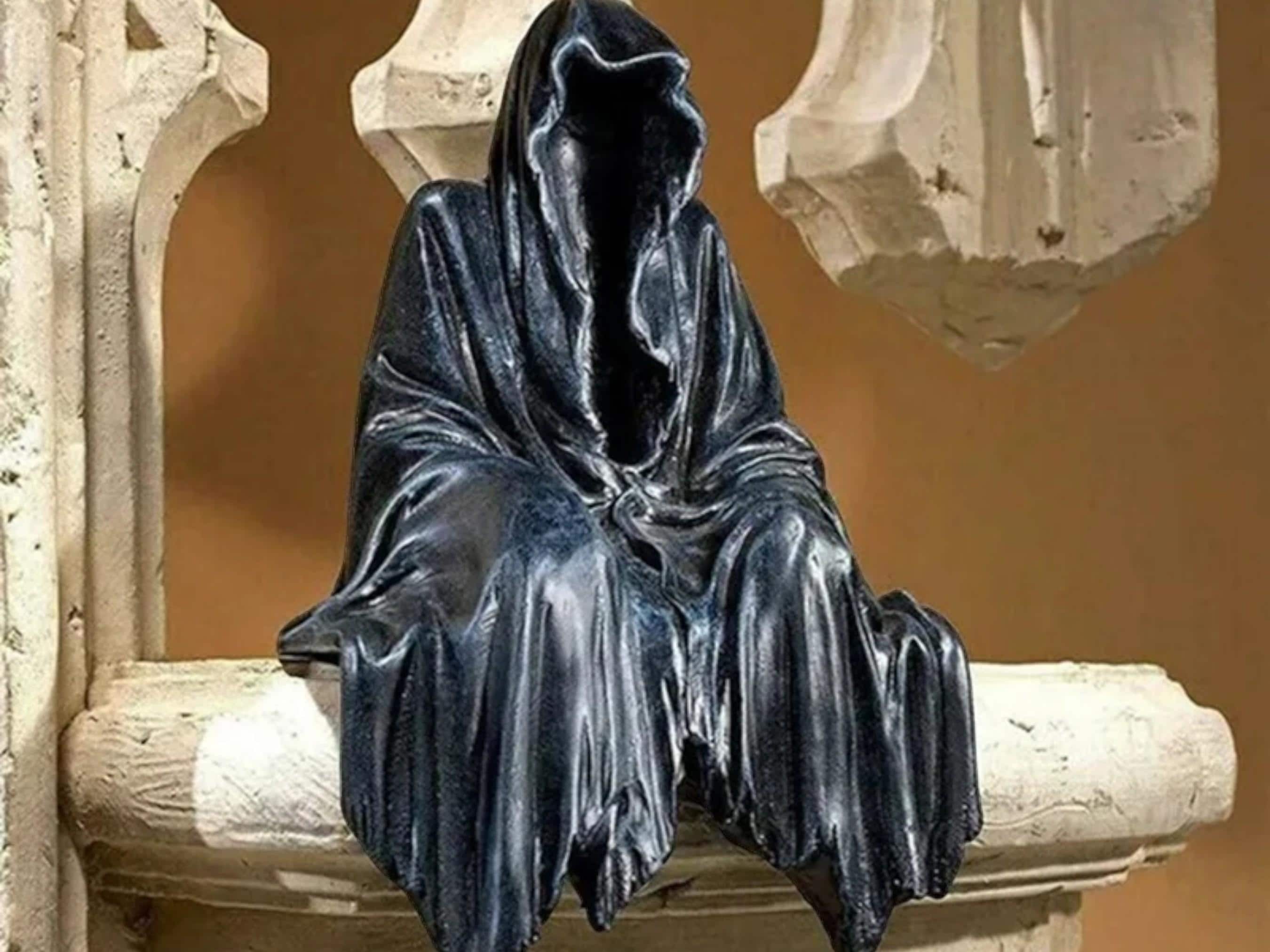 Gothic Black Resin Reaper Sitting Statue - Perfect Home Decor for Halloween and Holiday Gifts