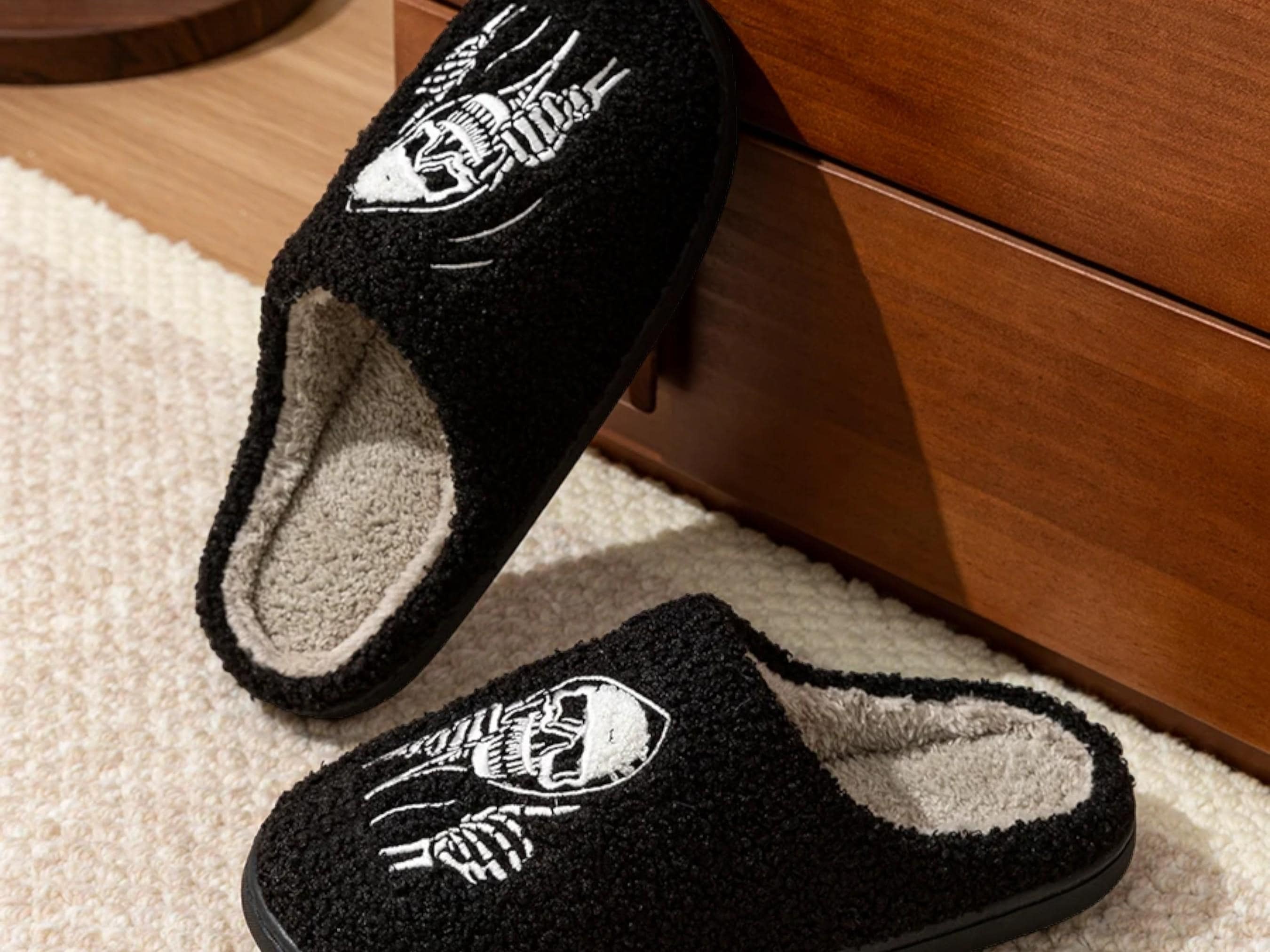 Halloween Skull Face Women's Slippers - Cozy Cotton Indoor Shoes - Perfect Gift for Couples