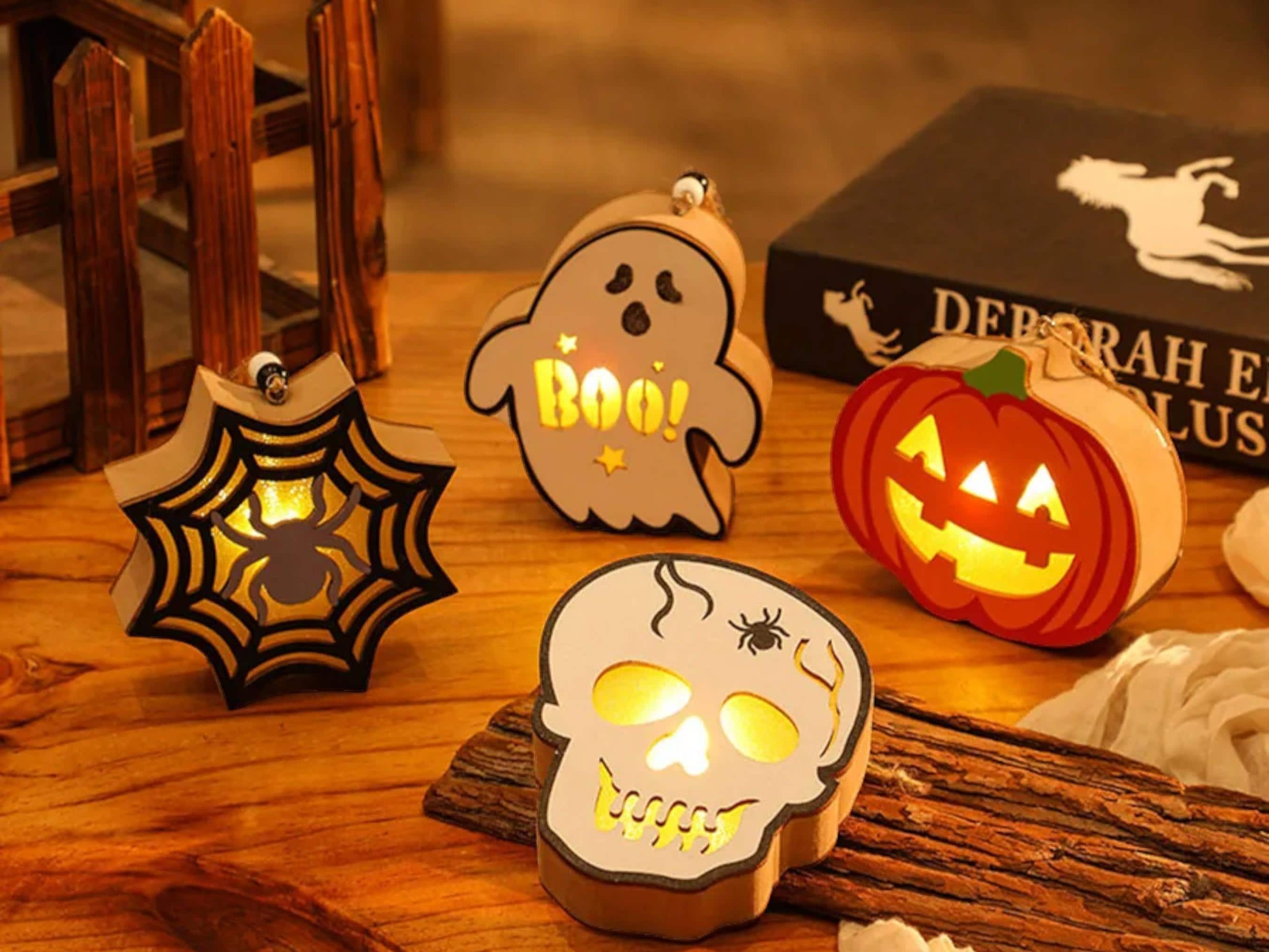 Halloween Wooden Pumpkin Lantern - Handheld Skull & Spider Nightlight Keychain Gift for Lovers