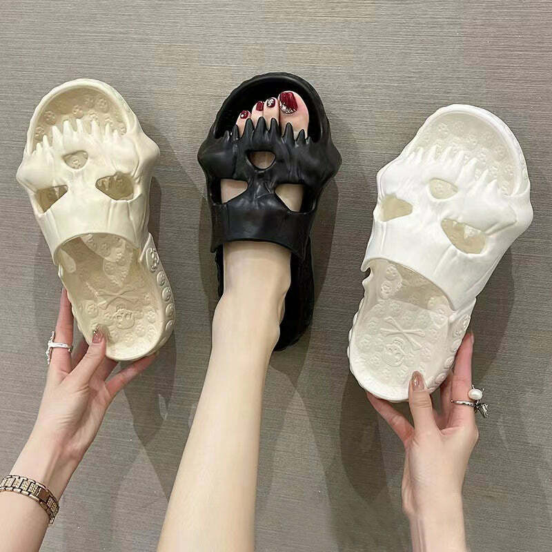 Skull Slippers - Perfect Halloween or Christmas Gift for Your Loved Ones